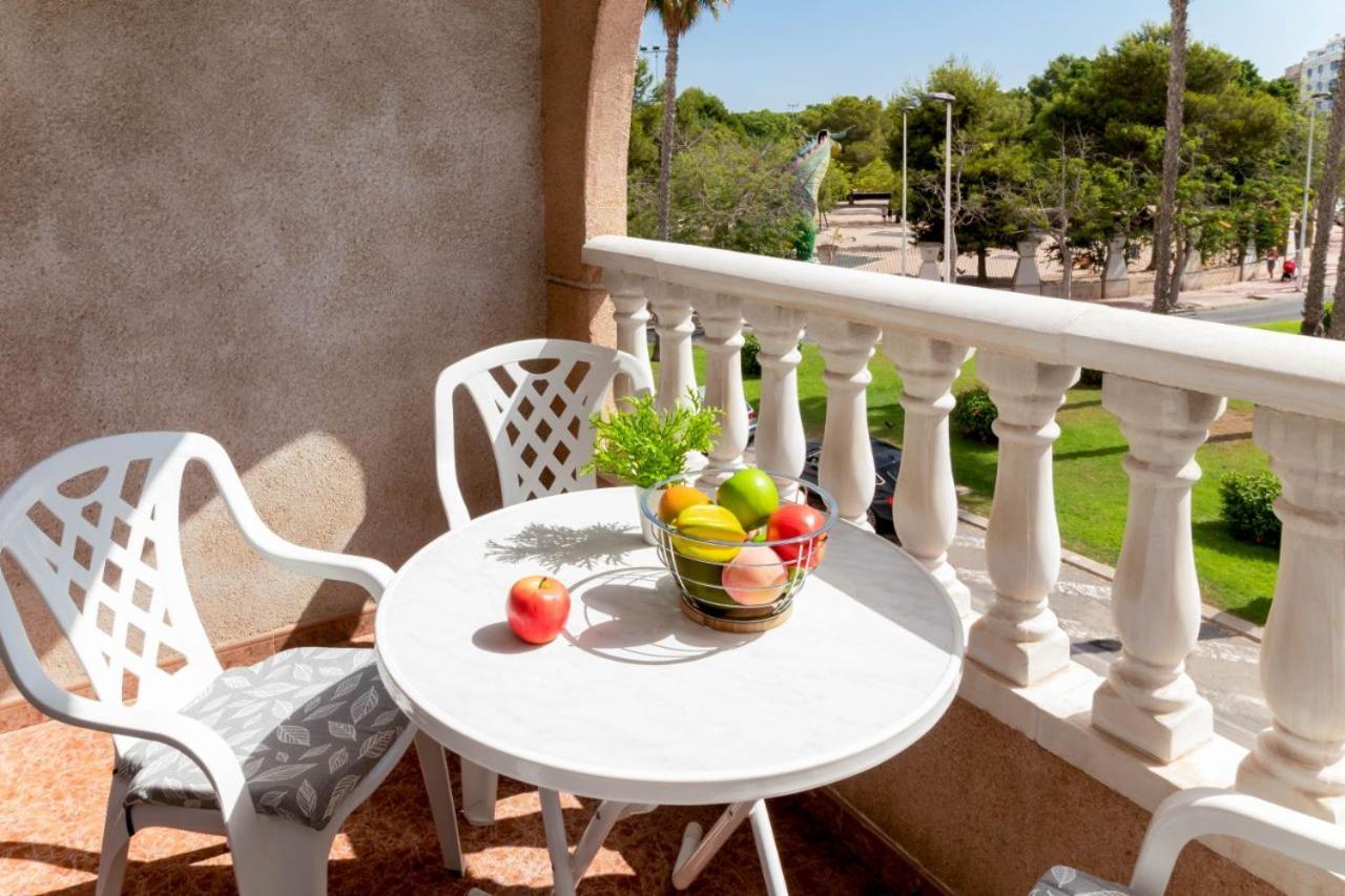 Apartamentos Villa Madrid Torrevieja Exterior photo