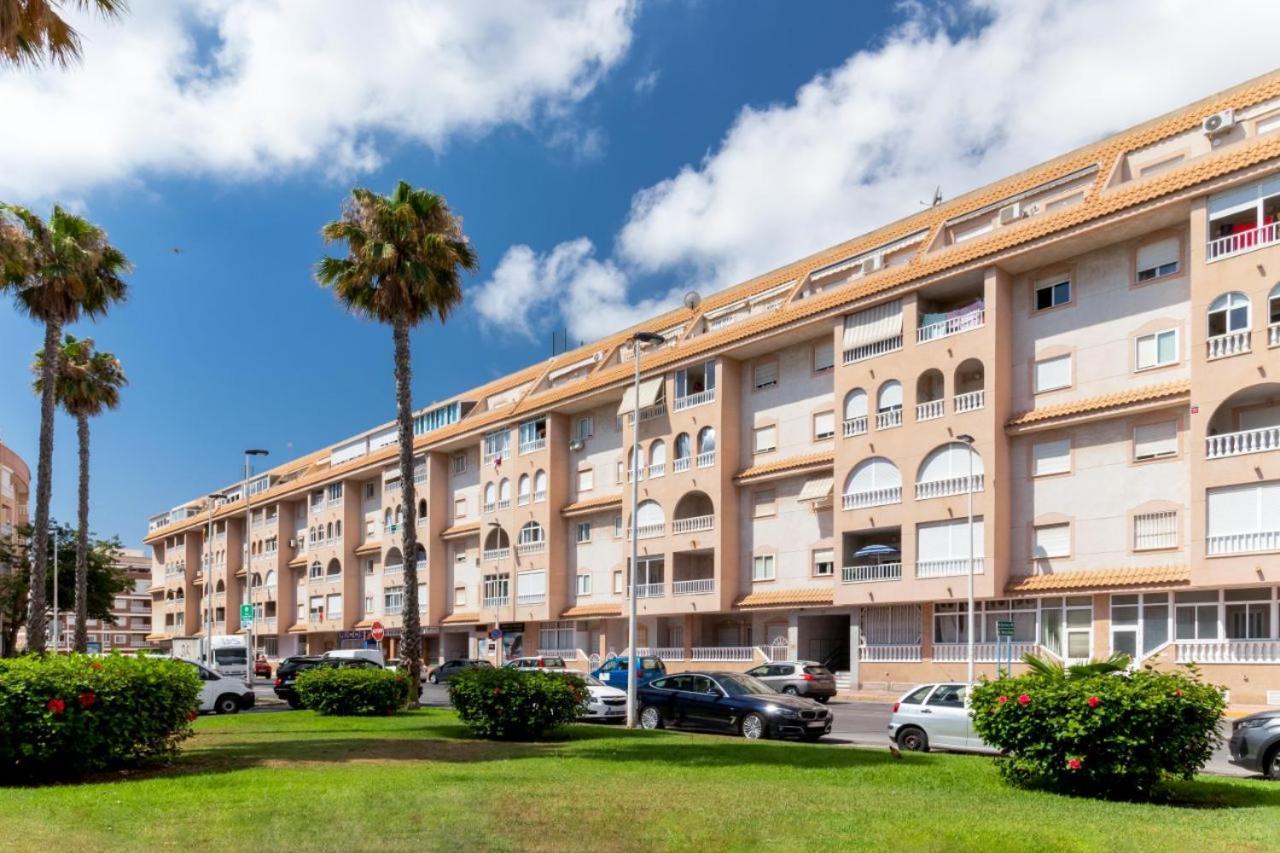 Apartamentos Villa Madrid Torrevieja Exterior photo